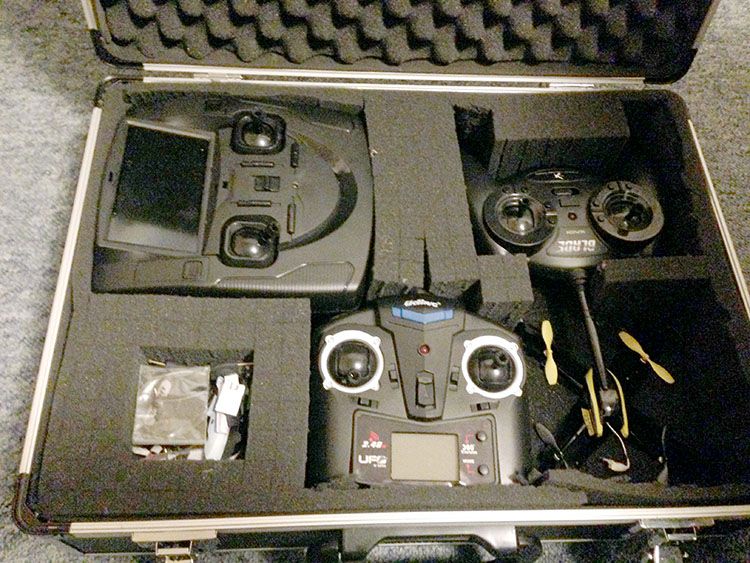 Mini-quad case layout